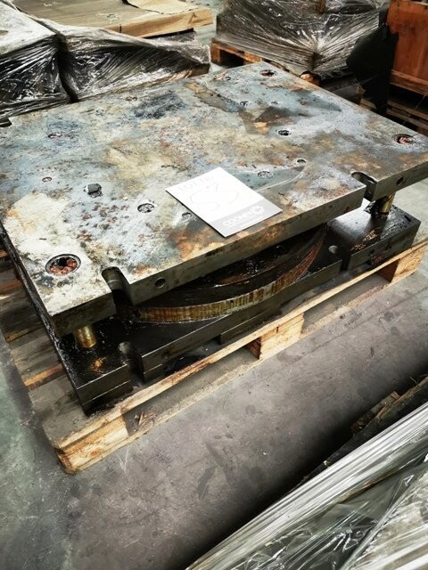 LOT 53  -  PRESS TOOLING