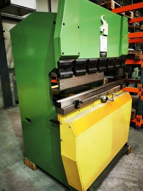 LOT 32  -  PRESS BRAKE