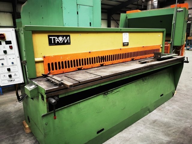 LOT 79  -  GUILLOTINE