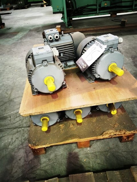 LOT 95  -  MOTORS