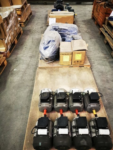 LOT 99  -  MOTORS
