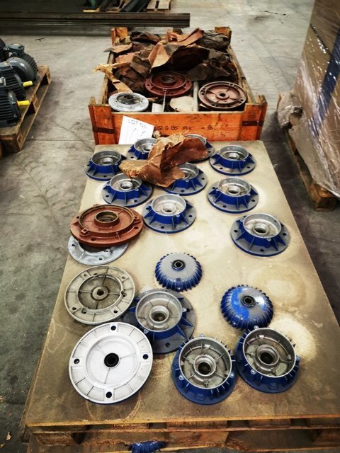 LOT 100  -  MOTORS