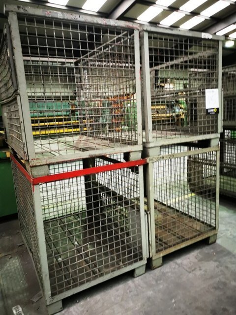 LOT 115  -  CAGES