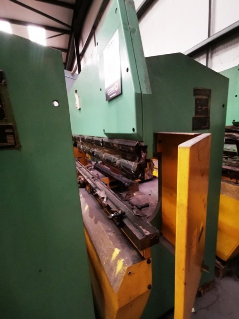 LOT 141  -  PRESS BRAKE
