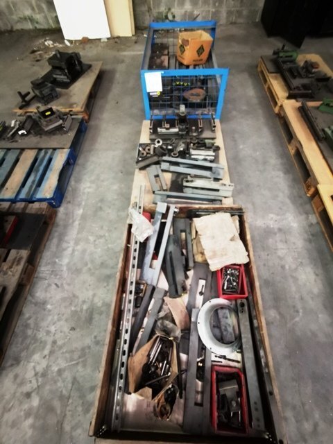 LOT 148  -  TOOLING