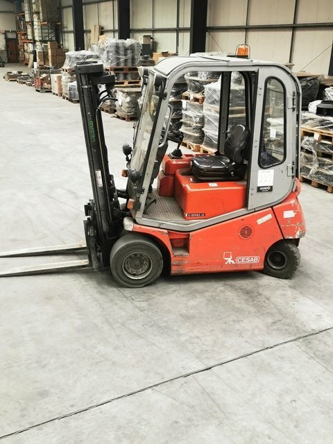 LOT 222  -  FORKLIFT