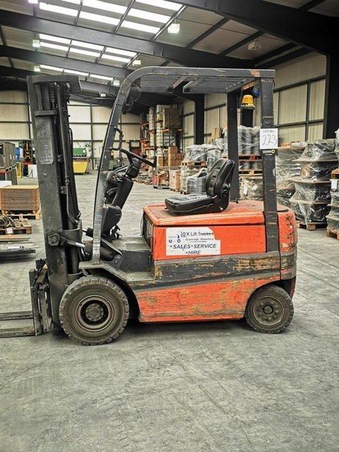 LOT 223  -  FORKLIFT