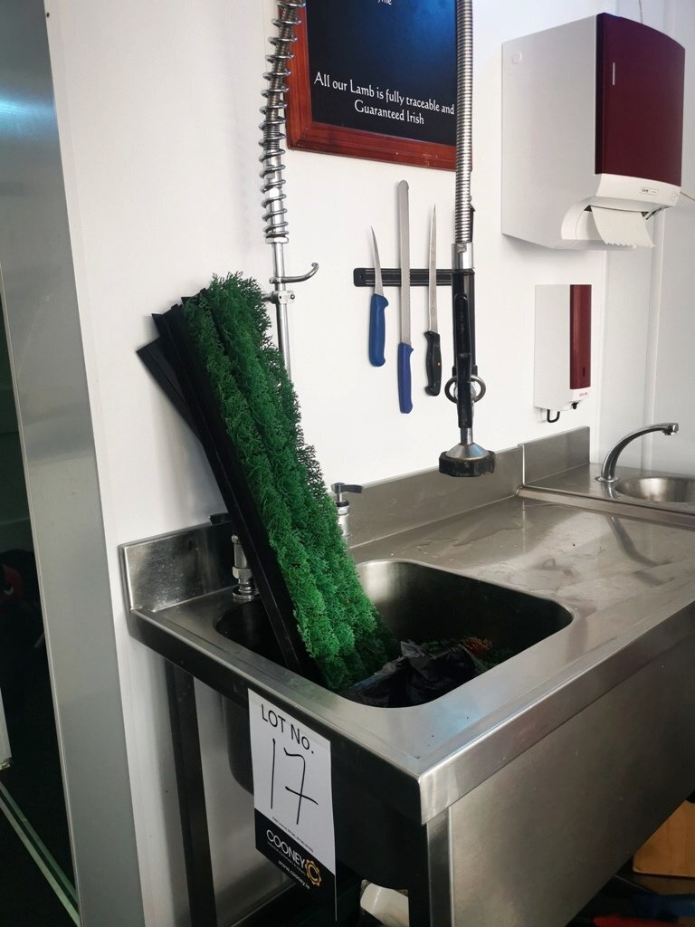 LOT 17 - SINK UNIT