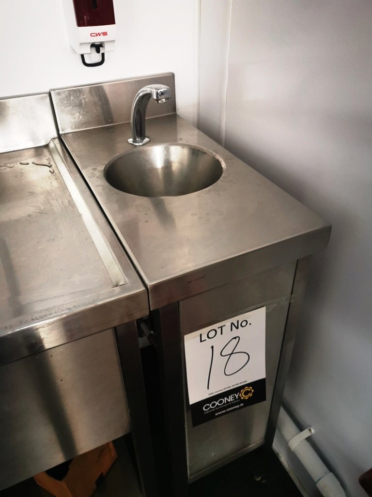 LOT 18 - SINK UNIT