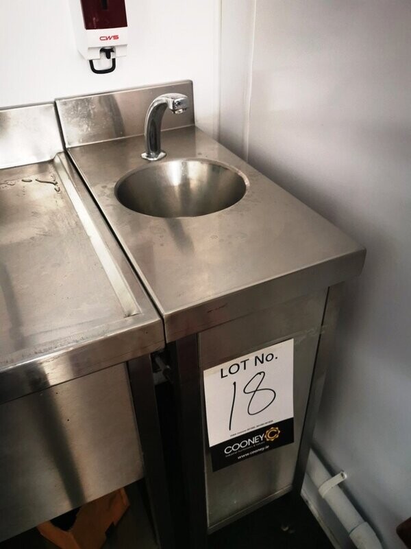 LOT 18 - SINK UNIT