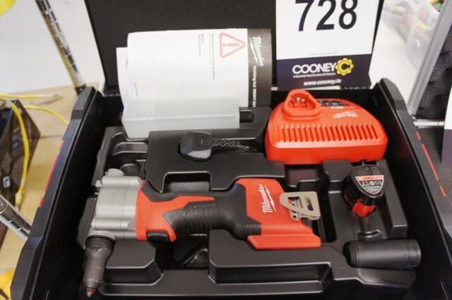 LOT 728 -  Rivet Gun