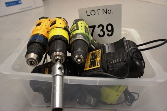 LOT 739 -  Tools