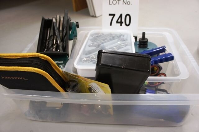 LOT 740 -  Tools