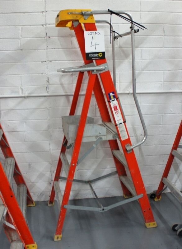 LOT 4 -  LADDER