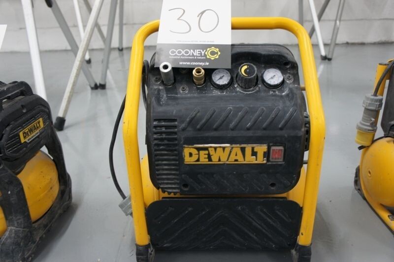 LOT 30 -  COMPRESSOR