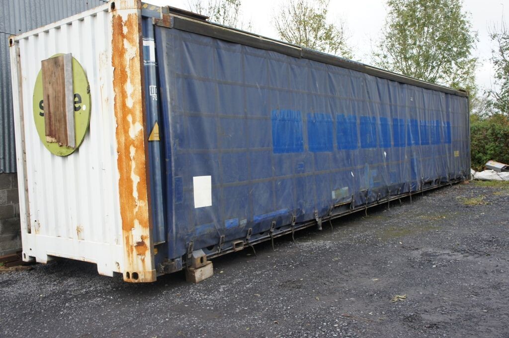 LOT 4 -  CONTAINER CURTAIN SIDE