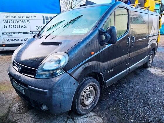 LOT 9 -  2004 Nissan Primastar
