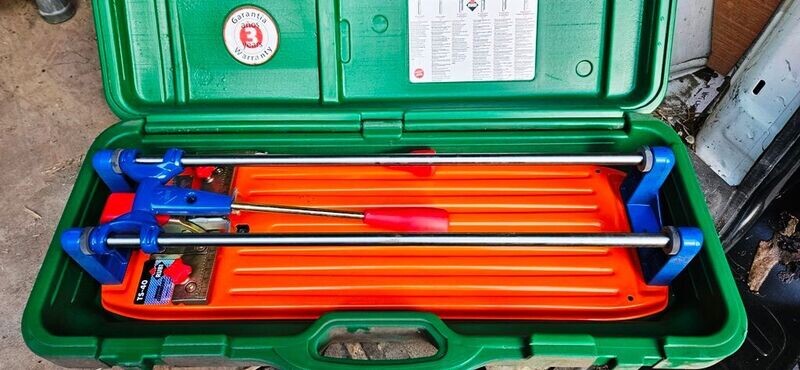 LOT 22 -  Tile Cutter
