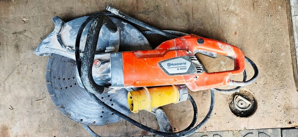 LOT 20 -  Con Saw