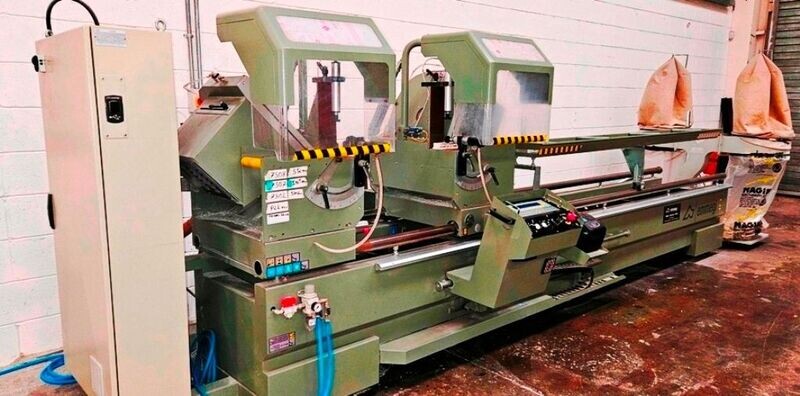 LOT 800 -  Double head mitre saw