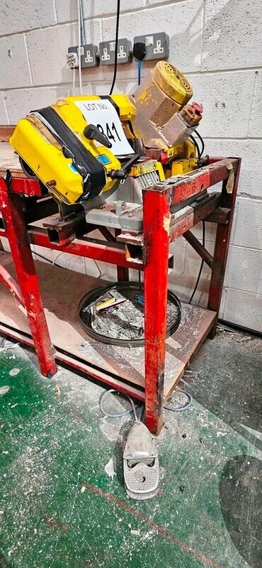 LOT 841 -  Saw
