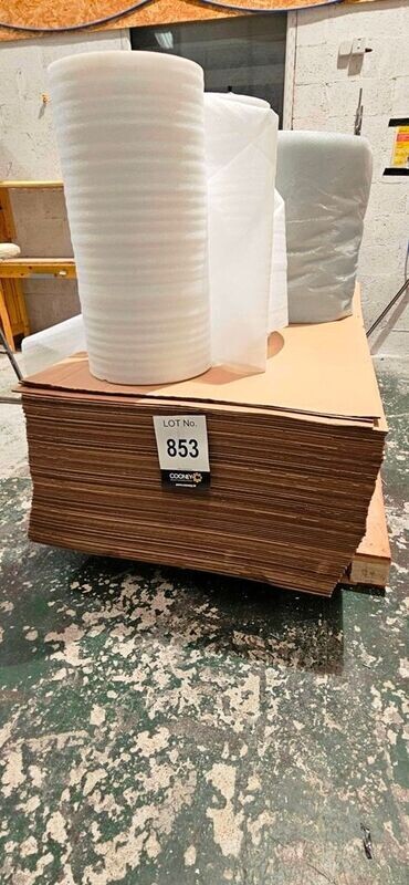 LOT 853 -  Packaging
