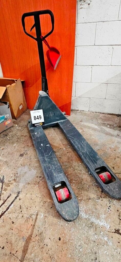 LOT 849 -  Pallet truck
