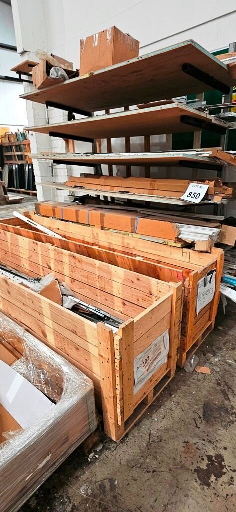 LOT 850 -  Stock