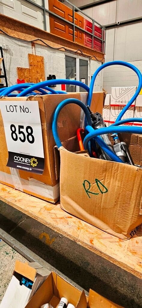 LOT 858 -  Tools