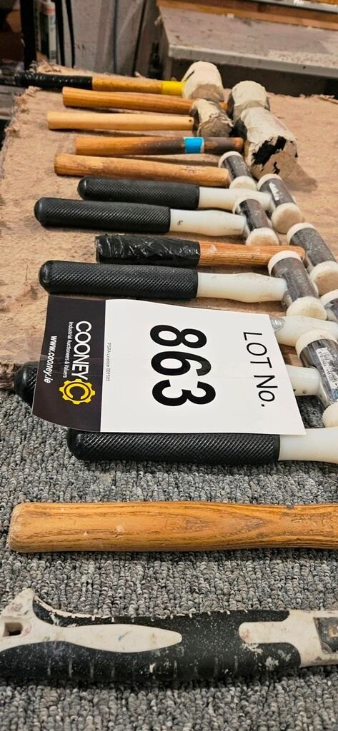 LOT 863 -  Tools