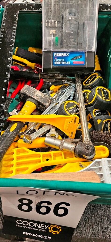 LOT 866 -  Tools