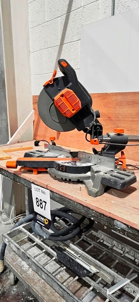 LOT 887 -  Saw
