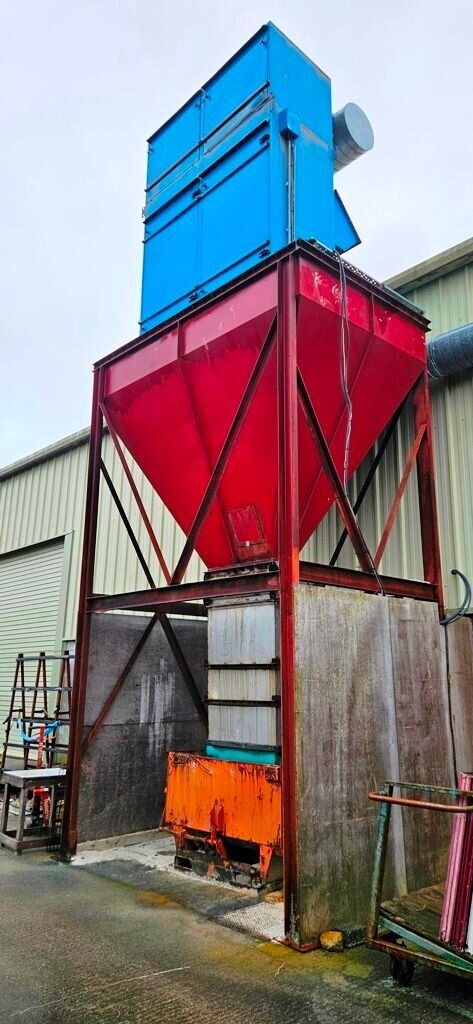 LOT 899 -  Extraction