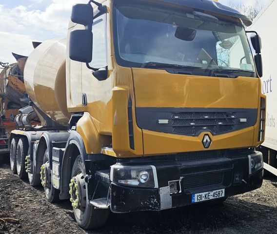 LOT 2 -  RENAULT MIXER