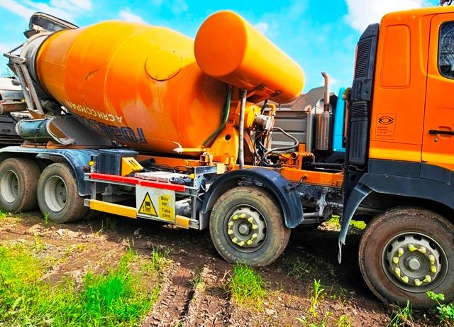 LOT 4 -  HINO MIXER