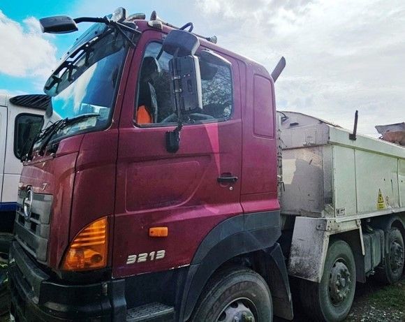 LOT 9 -  HINO TIPPER