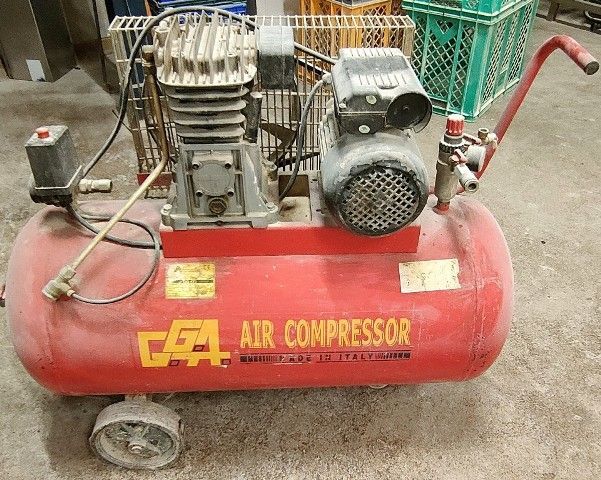 LOT 18 -  COMPRESSOR
