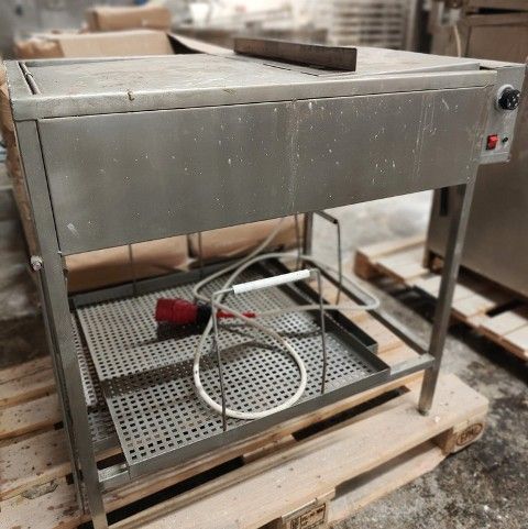 LOT 24 -  FRYER