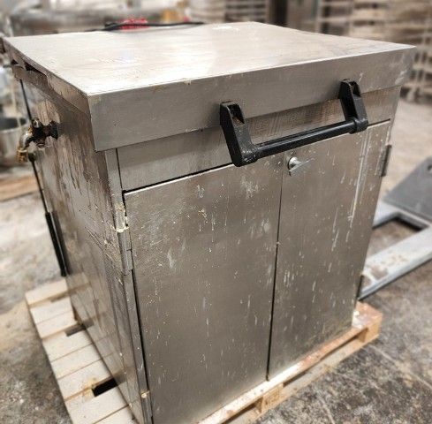 LOT 25 -  FRYER