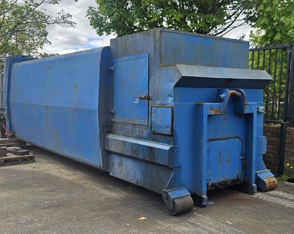 LOT 10 -  WASTE COMPACTOR