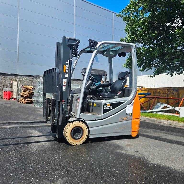 LOT 6 -  FORKLIFT