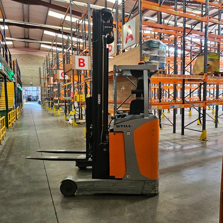 LOT 10 -  REACH TRUCK
