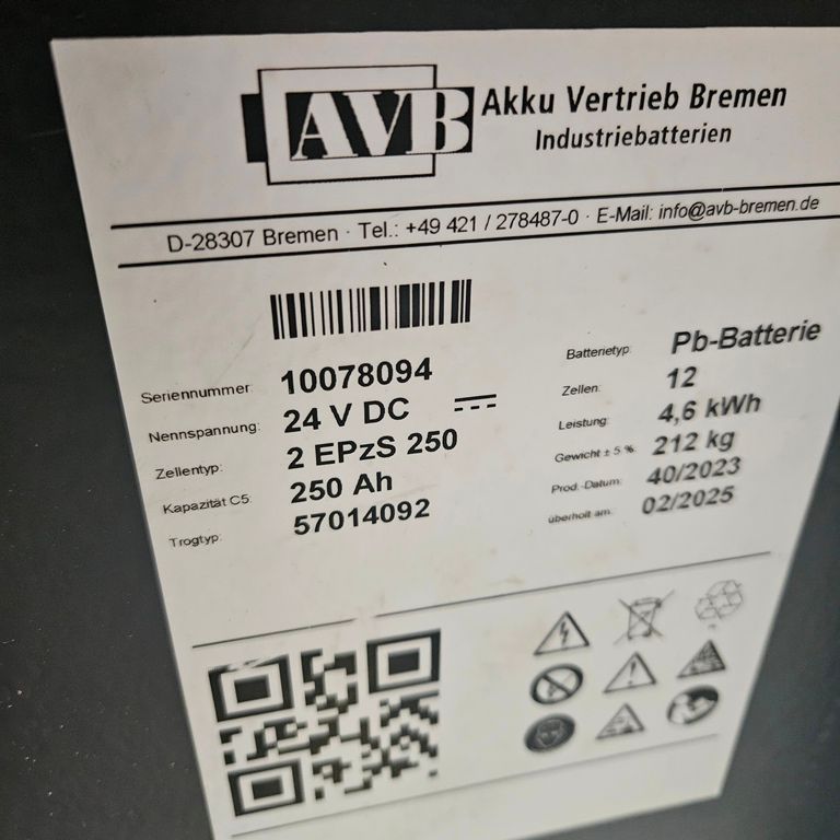 LOT 30 -  ELECTRIC PALLET TRUCK