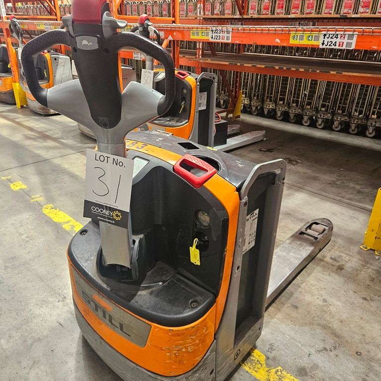 LOT 31 -  ELECTRIC PALLET TRUCK