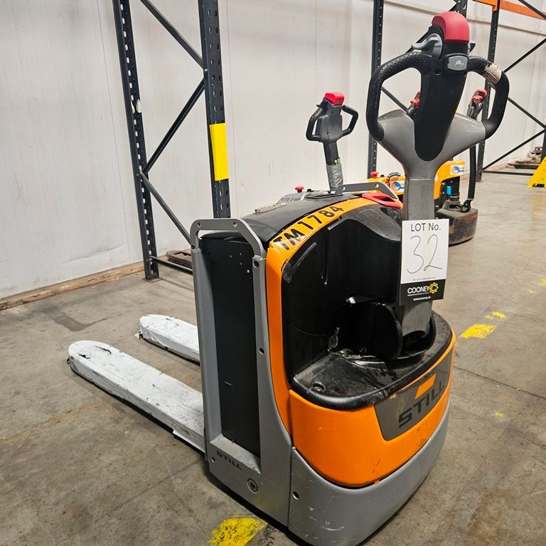 LOT 32 -  ELECTRIC PALLET TRUCK