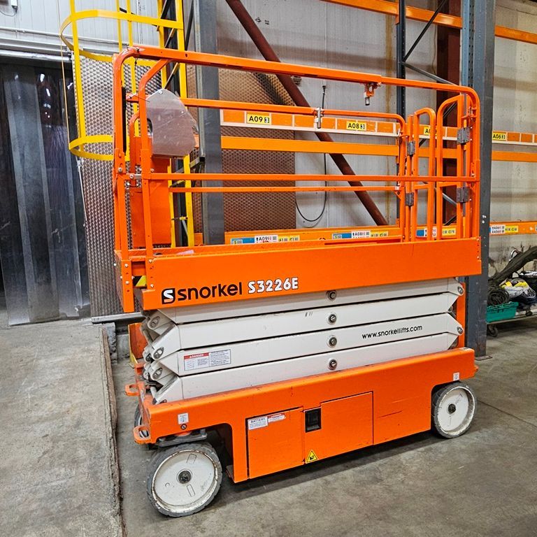 LOT 44 -  SCISSORS LIFT