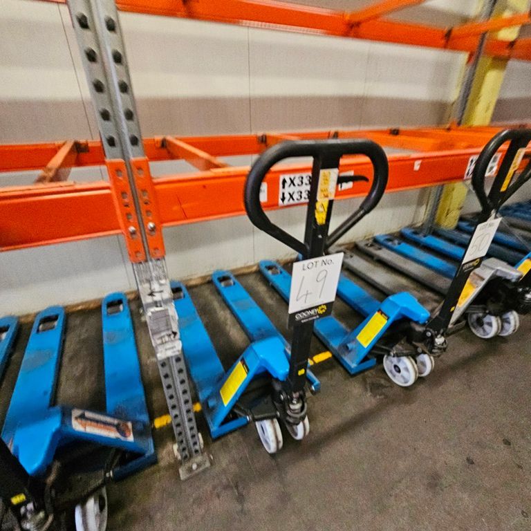 LOT 49 -  PALLET TRUCK