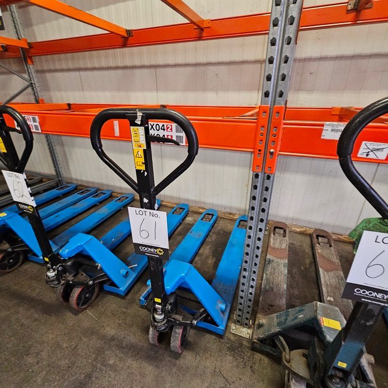 LOT 61 -  PALLET TRUCK