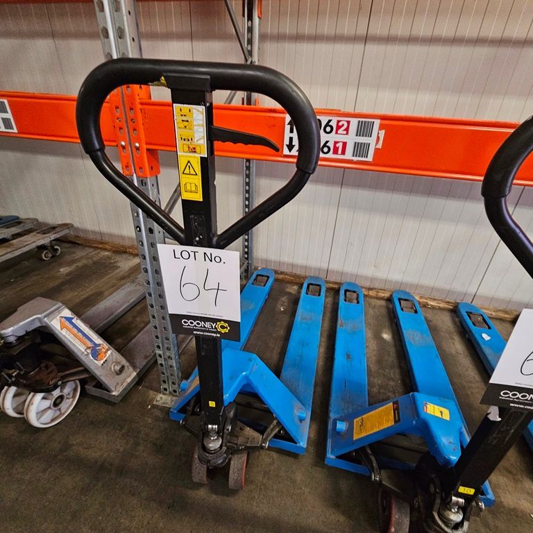 LOT 64 -  PALLET TRUCK