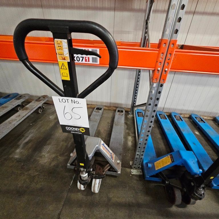 LOT 65 -  PALLET TRUCK